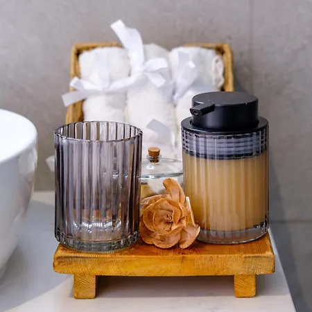 Artemis 302 - Seaside Stories * Livadhia