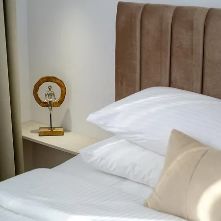 Artemis 302 - Seaside Stories Livadhia